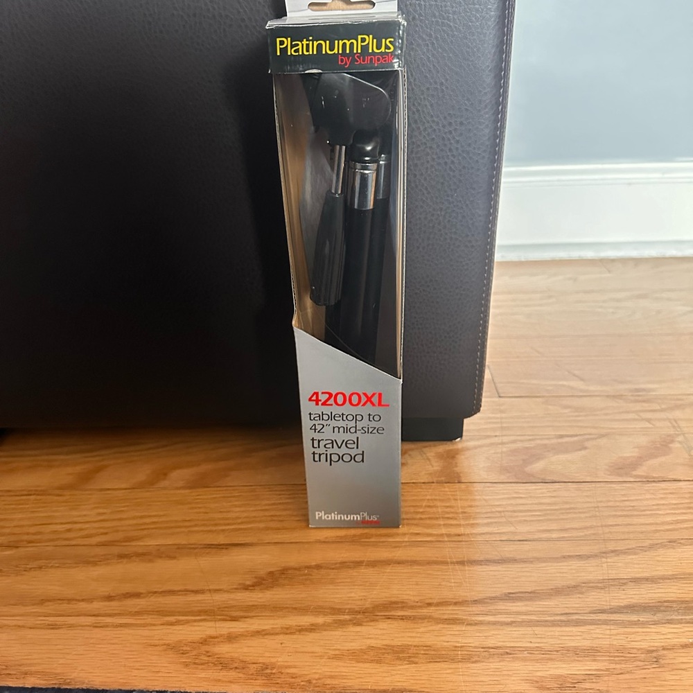 New With Tags PlatinumPlus 4200XL Travel Tripod